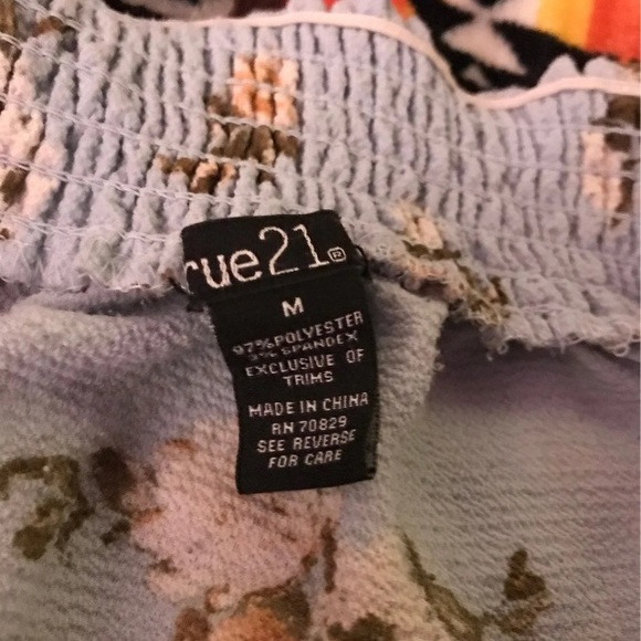 Medium light blue floral blouse - Picture 2 of 2